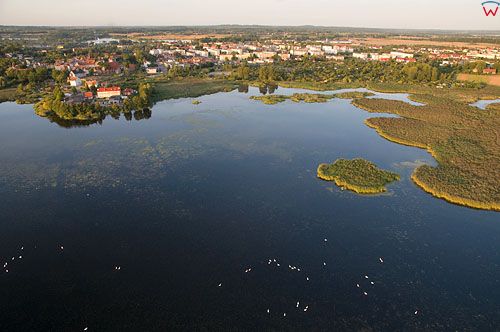 LOTNICZE. Polska, warm-maz. Morag panorama przez jezioro Trzesawiska.
